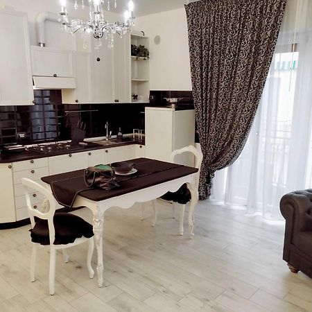 Alloggio Turistico Giulietta E Romeo - Intero Appartamento - Villafranca Di Verona, Zimmer, Holiday Rooms Eksteriør bilde