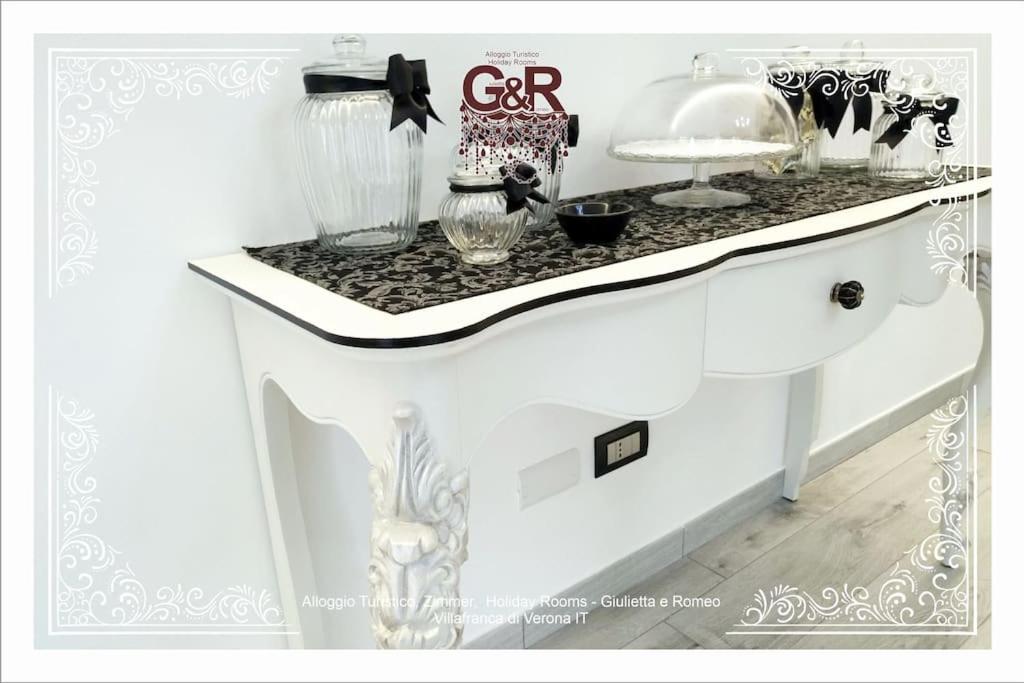 Alloggio Turistico Giulietta E Romeo - Intero Appartamento - Villafranca Di Verona, Zimmer, Holiday Rooms Eksteriør bilde