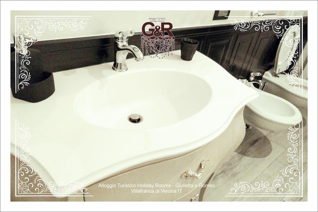 Alloggio Turistico Giulietta E Romeo - Intero Appartamento - Villafranca Di Verona, Zimmer, Holiday Rooms Eksteriør bilde