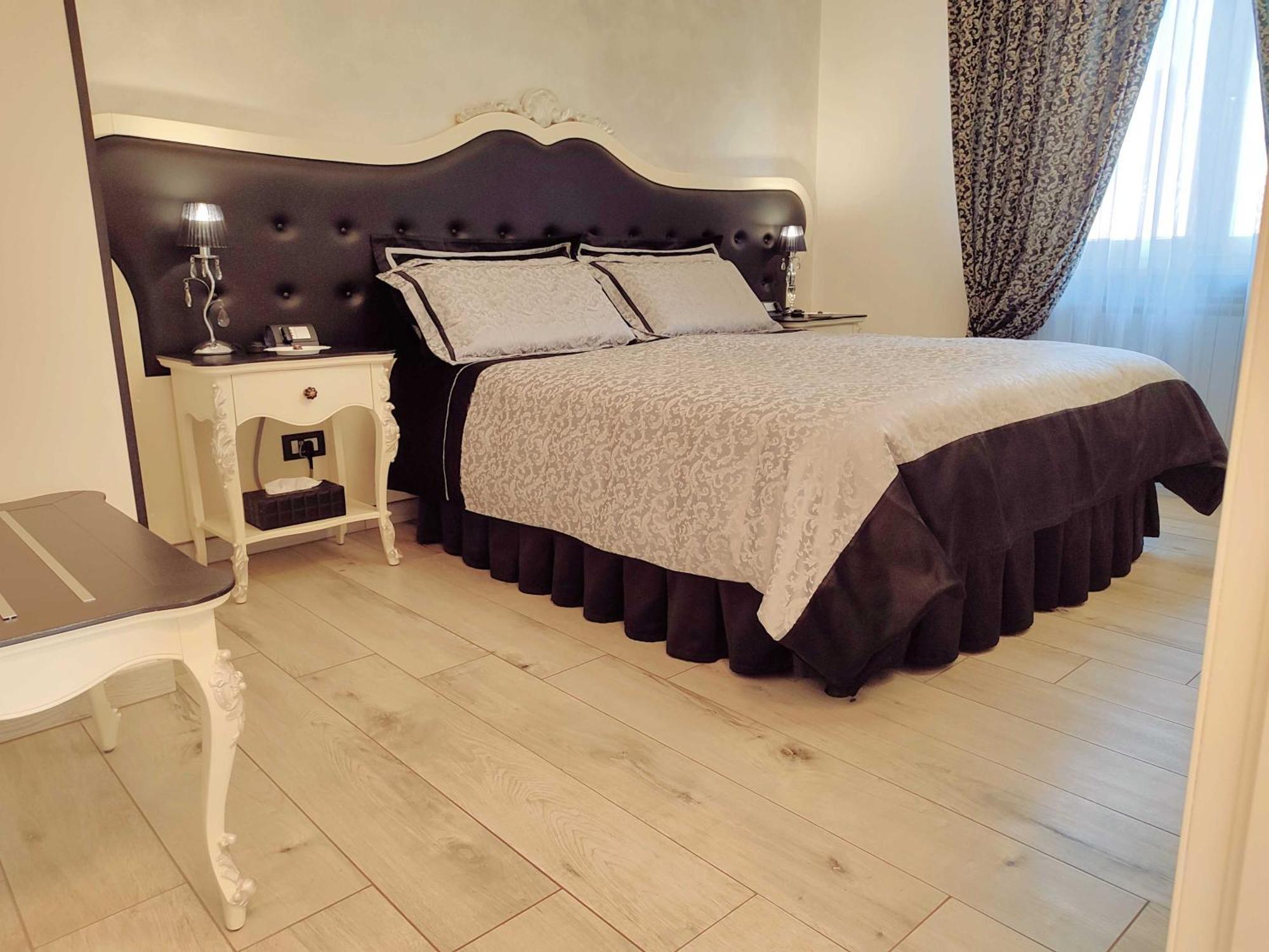 Alloggio Turistico Giulietta E Romeo - Intero Appartamento - Villafranca Di Verona, Zimmer, Holiday Rooms Eksteriør bilde